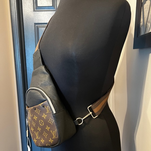 💯% authentic LV material on this new bag! - Picture 2 of 7